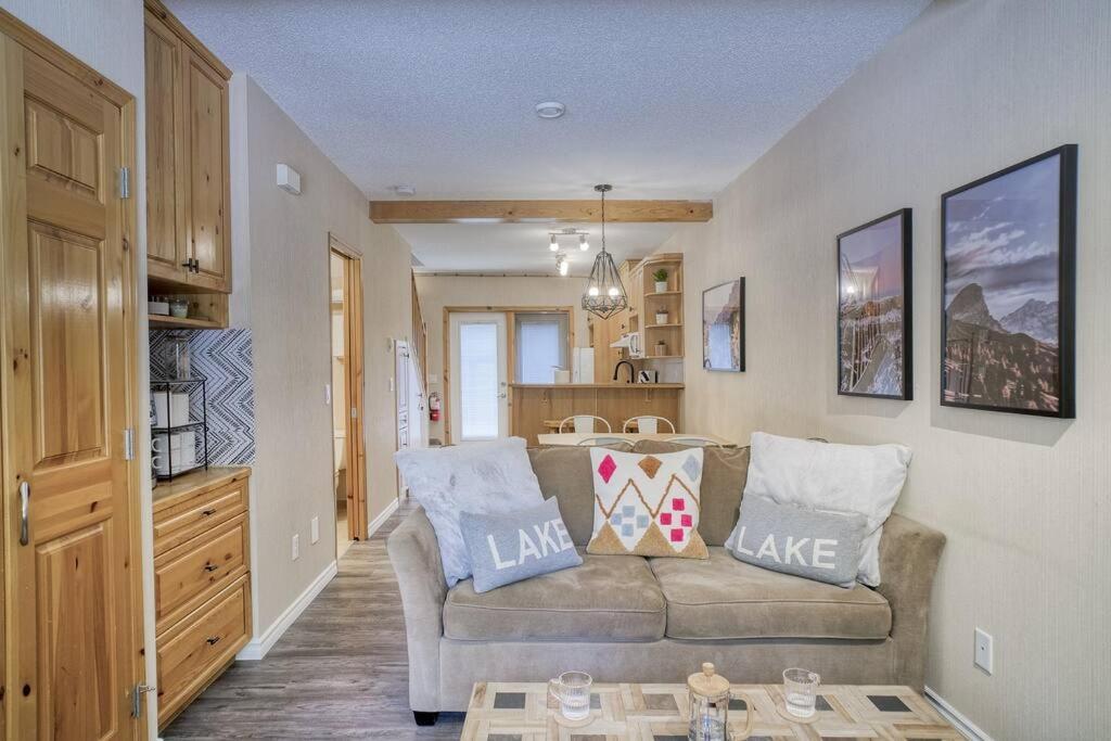 5 Mins To Banff - Cozy Townhome 2Br&2Bath - Banff Pass Included Canmore Bagian luar foto