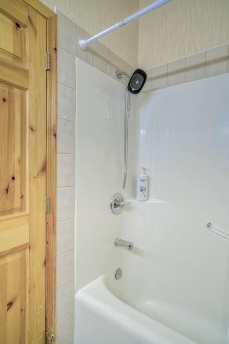 5 Mins To Banff - Cozy Townhome 2Br&2Bath - Banff Pass Included Canmore Bagian luar foto