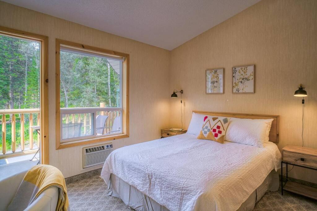 5 Mins To Banff - Cozy Townhome 2Br&2Bath - Banff Pass Included Canmore Bagian luar foto