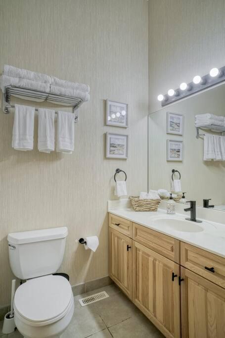 5 Mins To Banff - Cozy Townhome 2Br&2Bath - Banff Pass Included Canmore Bagian luar foto