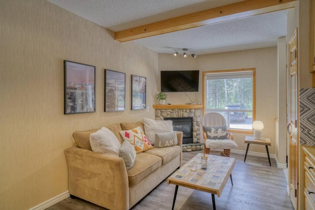 5 Mins To Banff - Cozy Townhome 2Br&2Bath - Banff Pass Included Canmore Bagian luar foto